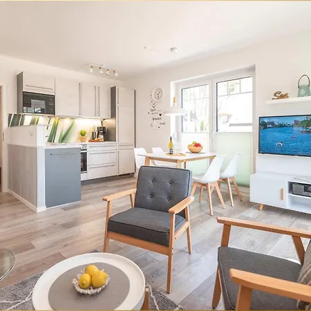 Glueck Unter Reet * Garz (Usedom)